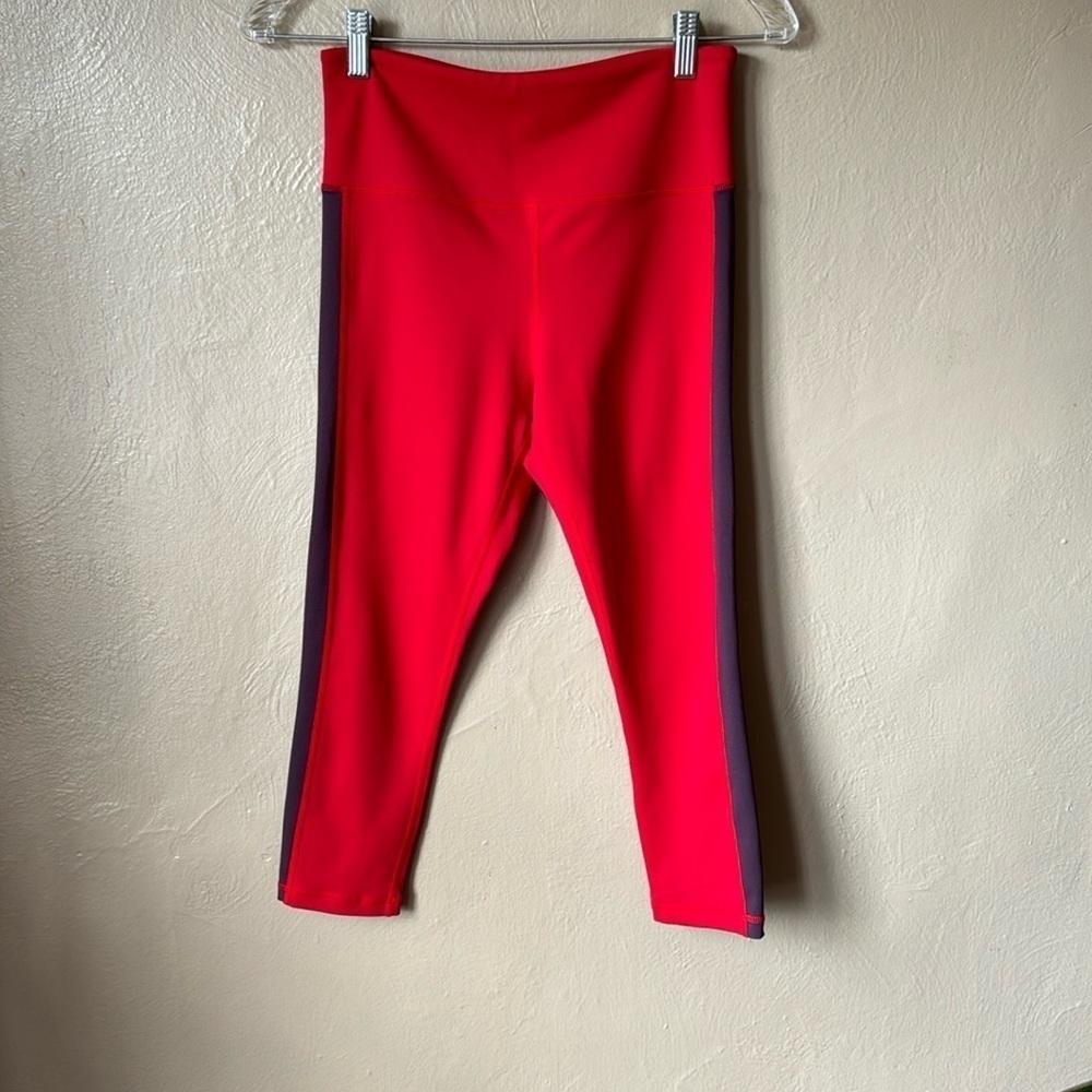 Zyia Red Royalty Cropped Stripe Leggings Size 6/8